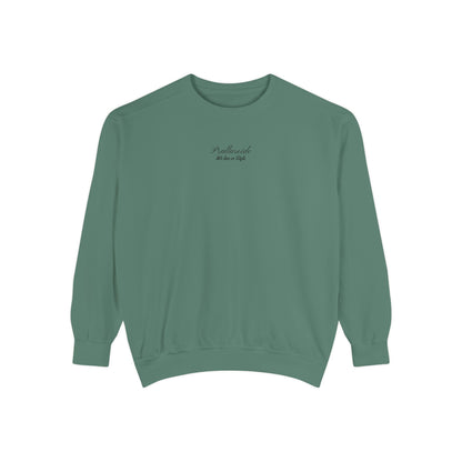 Chic Unisex Sweatshirt
